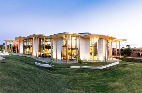 Ngôi trường Abedian sở hữu kiến trúc ấn tượng tại Úc