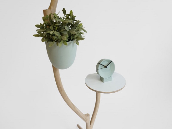 This whimsical piece of furniture is a lamp, table, and flowerpot in one - ตกแต่ง - สวนสวย - ออกแบบ - ไอเดีย - ไอเดียแต่งบ้าน - การออกแบบ