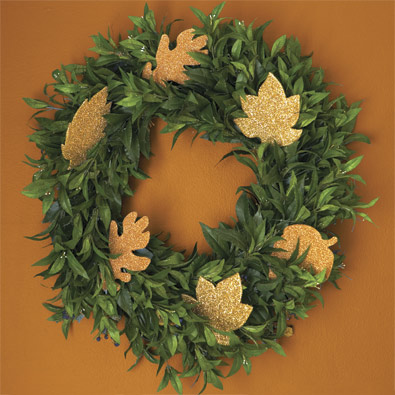 Make a simple wreath for your home by yourself - Christmas decoration