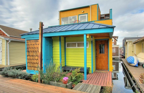 เสน่ห์แห่งสีสัน กับบ้านลอยน้ำหลังเล็ก - ไอเดีย - ตกแต่งบ้าน - แต่งบ้าน - บ้านสวย