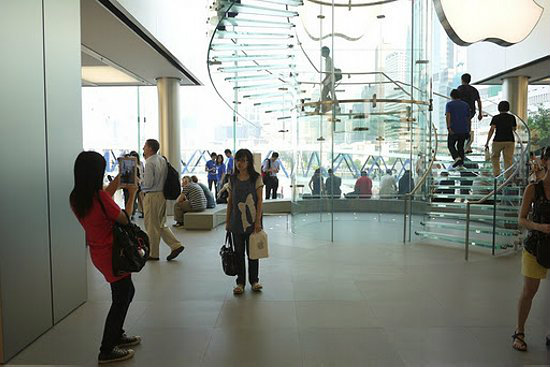 บันไดแก้ว Apple Store ฮ่องกง