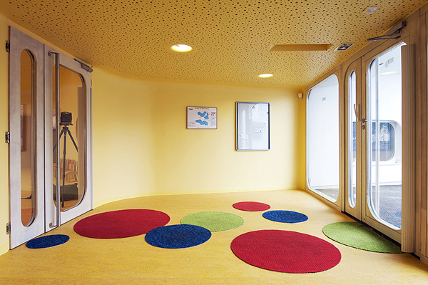 สถานที่รับเลี้ยงเด็กสุดหรู สีสันสดใส ปลอดภัยใส่ใจ - การออกแบบ - สถานที่รับเลี้ยงเด็ก - ออกแบบโค้งมน - เทรนด์การออกแบบ - แบบที่เลี้ยงเด็ก