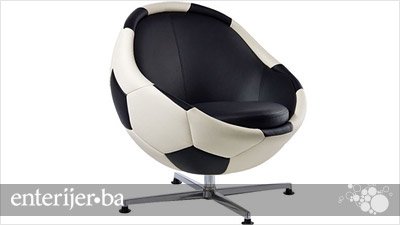 Kožna  fotelja u obliku fudbalske lopte