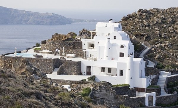 Cụm villa Aenaon sang trọng tại Santorini do Giorgos Zacharopoulos thiết kế