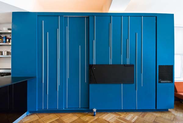 สารพัดประโยชน์ "ตู้มหัศจรรย์" เนรมิตห้องเล็กๆให้เป็นวิมาน - เฟอร์นิเจอร์ - ของแต่งบ้าน - ตู้มหัศจรรย์ - ตู้อเนกประสงค์ - ตู้สีฟ้า - ตู้สำหรับห้องแคบ