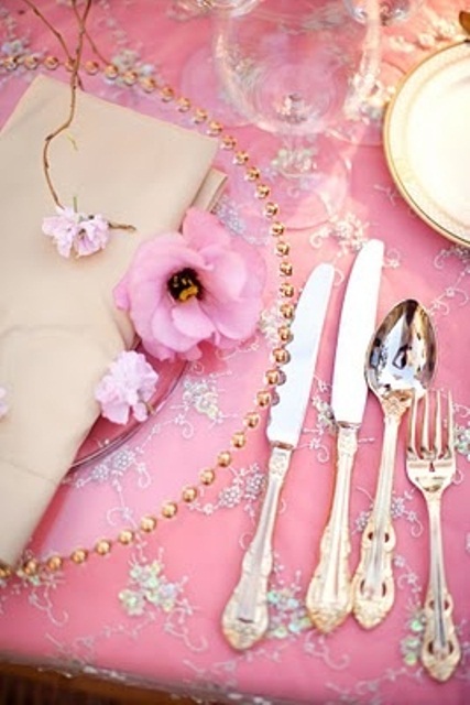 Ý tưởng trang trí bàn ăn cho ngày Valentine - Bàn ăn - Trang trí - Mẹo và Sáng Kiến