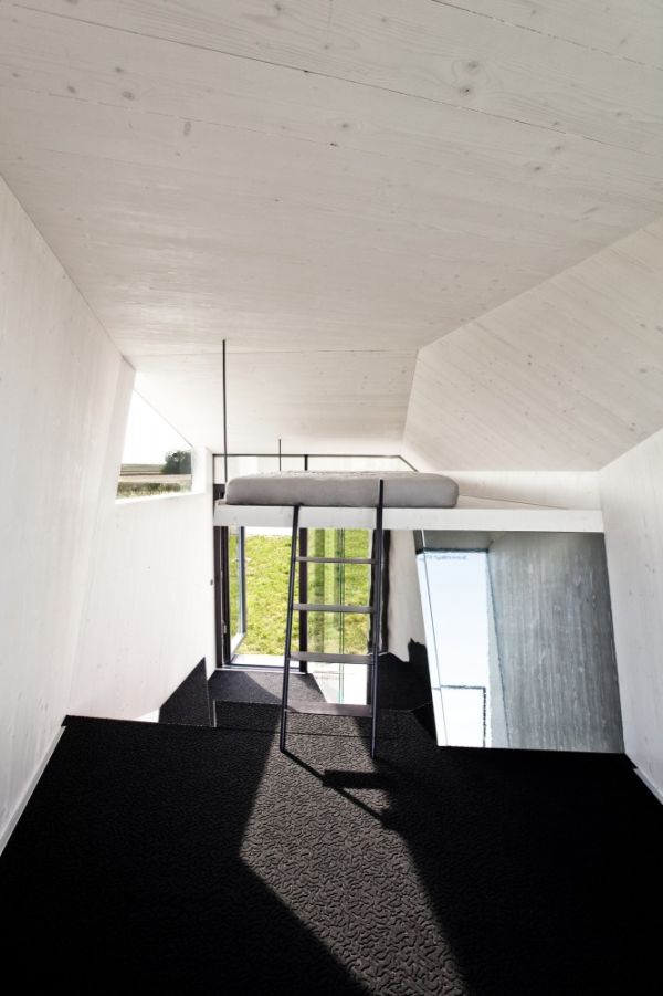 Studio WG3 with the Strange Design Idea - Hypercubus