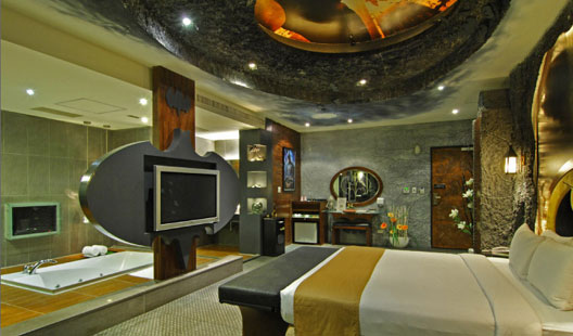 Crazy and Amazing Batman Hotel Room - Hotel - Commercial Design - Design