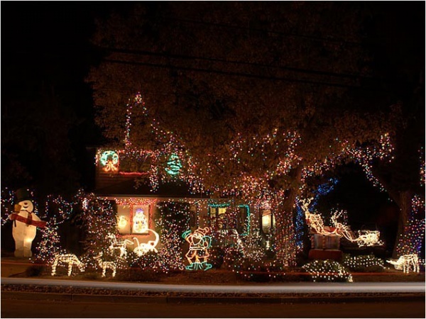Most Spectacular and Over-the-Top Christmas Light Displays [PHOTOS] - Lighting - Christmas Lights - Decoration - Outdoor - Photos