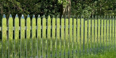 Thiết kế hàng rào Mirror Fence thú vị từ Alyson Shotz