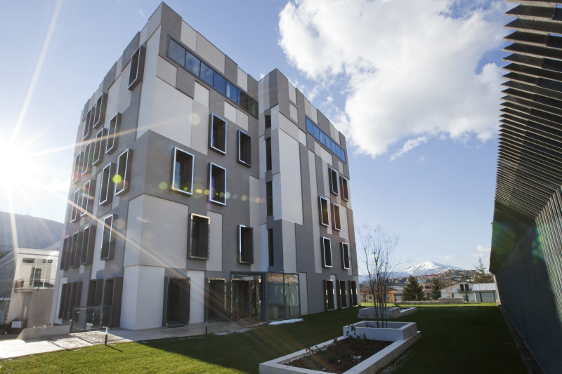 ตึกรูปทรงเหลี่ยมๆที่แปลกตา - ตกแต่งบ้าน - การออกแบบ - ไอเดีย - ของแต่งบ้าน - แต่งบ้าน - ตกแต่ง - ออกแบบ - บ้านในฝัน - ห้องนั่งเล่น