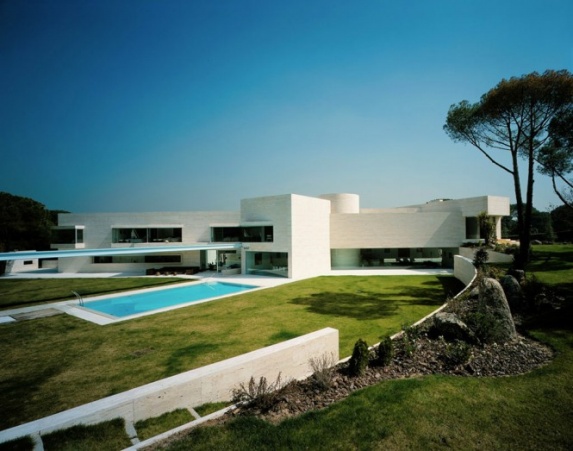 Catch our breath in a beautiful mansion at Madrid - Dream Home