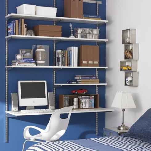 Space Saving : Combine a Shelving Unit with a Desk
