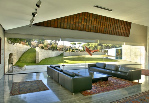 Catch our breath in a beautiful mansion at Madrid - Dream Home