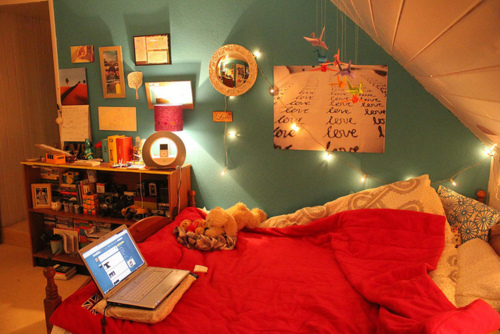 Romantic Bedroom With Christmas Lights - Decoration - Christmas Lights - Lightings - Bedroom - Ideas