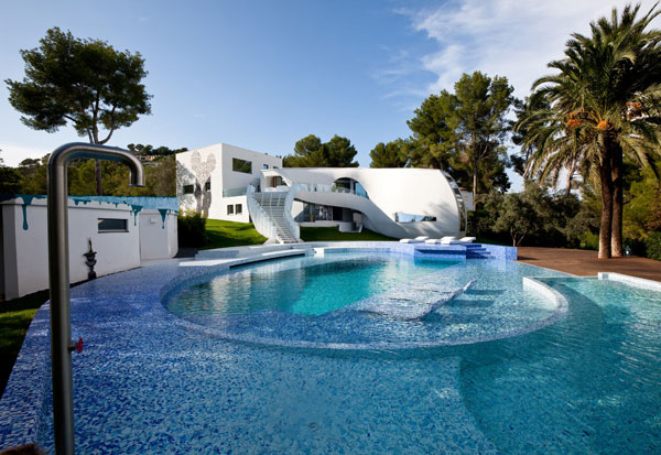 Spanish Luxurious White Architecture by tecARCHITECTURE - Design - Decoration - Interior Design - Ideas - Furniture - Dream Home - Spain - tecARCHITECTURE - Marcel Wanders