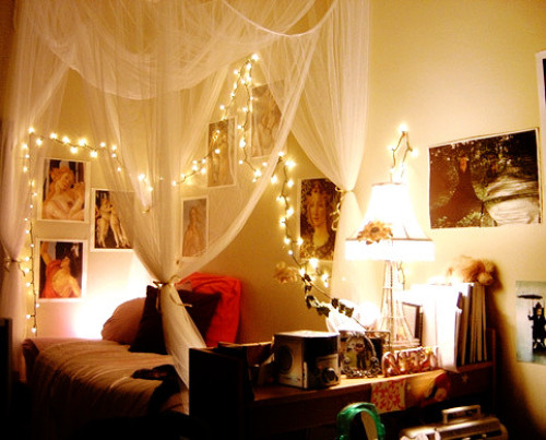 Romantic Bedroom With Christmas Lights - Decoration - Christmas Lights - Lightings - Bedroom - Ideas