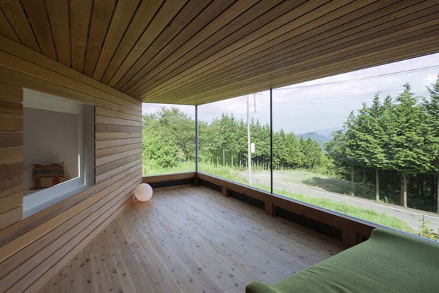 บ้านไม้ สไตล์รีสอร์ท ภายในตกแต่งสีขาว พักผ่อนชมวิวแสนสุขใจ - แบบบ้านไม้ - บ้านไม้สไตล์รีสอร์ท - แต่งภายในสีขาว - บ้านไม้เนินเขา - ห้องชมวิว