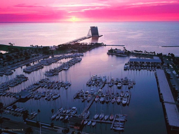 Gorgerous Design in Sweeping Wave-Shaped St. Petersburg Pier, Florida - Design - Idea