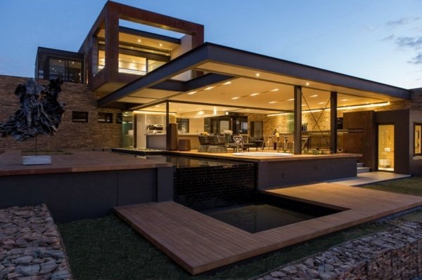 House Boz tuyệt đẹp thiết kế bởi Nico van der Meulen