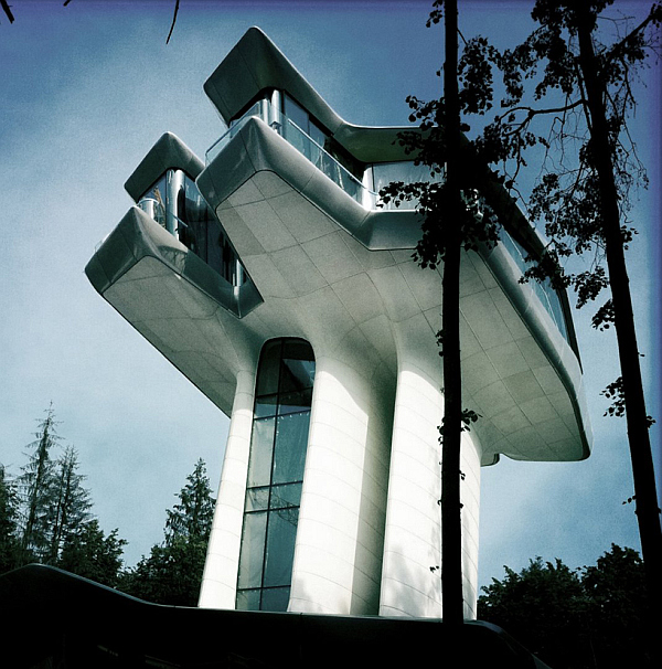 Russian Billionaire Builds a Uber-cool Futuristic Spaceship Home For Supermodel Naomi Campbell - Naomi Campbell - Dream Home - Design - Interior Design - Design News - Spaceship House