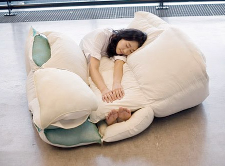 Ấp áp với chiếc chăn được làm từ gối - Phòng ngủ - Chăn
