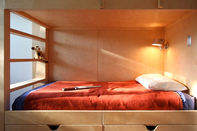 "ลิ้นชักใต้เตียง" ช่วยเพิ่มพื้นที่เก็บของให้มากขึ้น - ไอเดีย - ตกแต่งบ้าน - ห้องนอน - เฟอร์นิเจอร์ - ลิ้นชักใต้เตียง