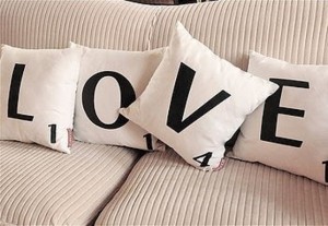 Gối "LOVE" trang trí sofa - Trang trí - Nội thất - Gối - Sofa