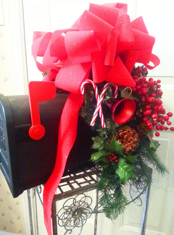 Welcoming Christmas - Festively Decorate Mailbox in a Fairy Tale Look - DIY - Design Trend - Decoration - Mailbox - Outdoor - Ideas