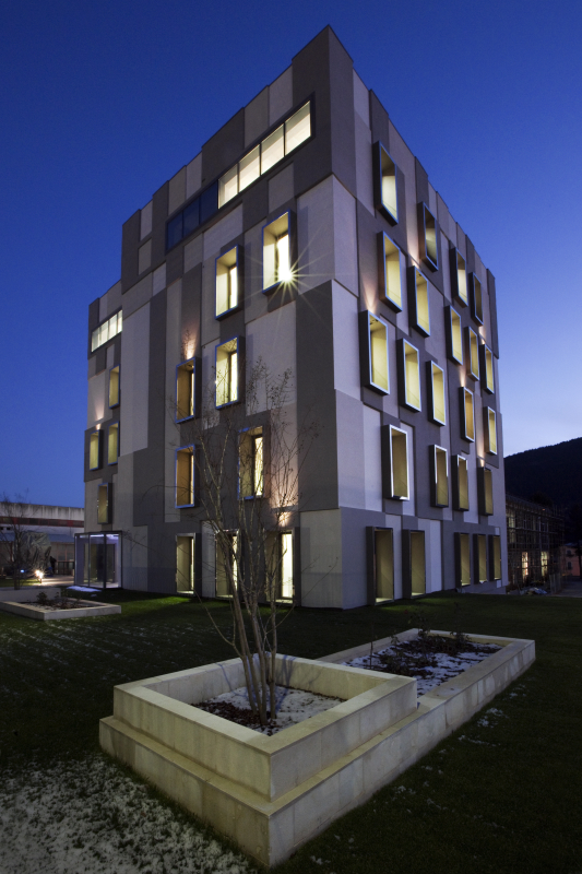 ตึกรูปทรงเหลี่ยมๆที่แปลกตา - ตกแต่งบ้าน - การออกแบบ - ไอเดีย - ของแต่งบ้าน - แต่งบ้าน - ตกแต่ง - ออกแบบ - บ้านในฝัน - ห้องนั่งเล่น