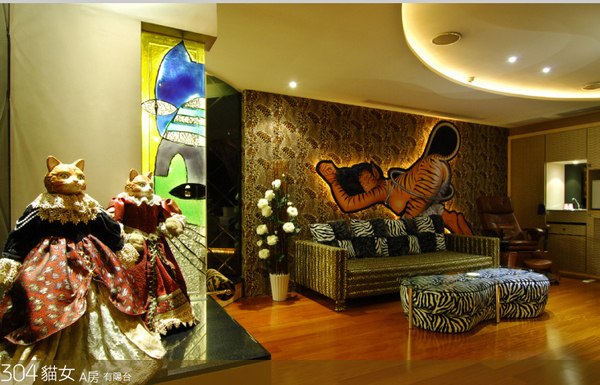 Crazy and Amazing Batman Hotel Room - Hotel - Commercial Design - Design