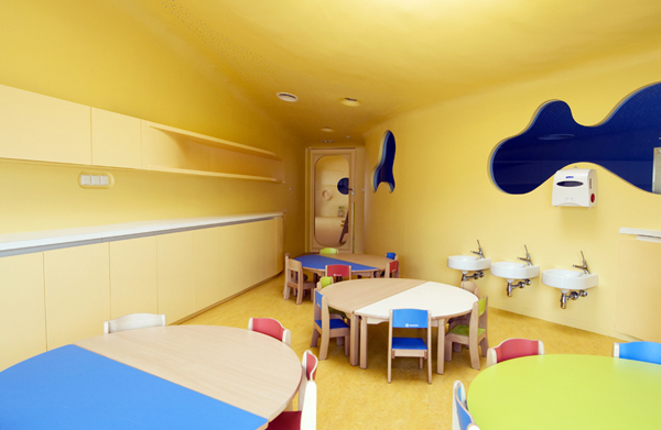 สถานที่รับเลี้ยงเด็กสุดหรู สีสันสดใส ปลอดภัยใส่ใจ - การออกแบบ - สถานที่รับเลี้ยงเด็ก - ออกแบบโค้งมน - เทรนด์การออกแบบ - แบบที่เลี้ยงเด็ก