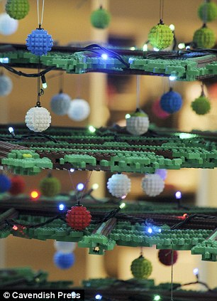 Impressive 30 foot Christmas Tree By Using 350.000 Lego Bricks - LEGO - Design - Commercial Design - Design News