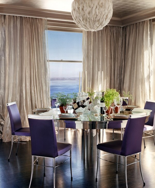 Phòng ăn thêm lãng mạn với nội thất mang sắc tím