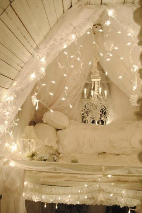 Romantic Bedroom With Christmas Lights - Decoration - Christmas Lights - Lightings - Bedroom - Ideas