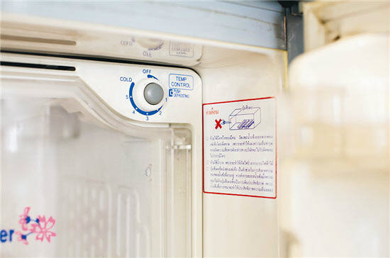 วิธีการดูแลรักษาตู้เย็น ช่วยยืดอายุการใช้งานและประหยัดค่าไฟ - เครื่องใช้ไฟฟ้า - การดูแลตู้เย็น - ยืดอายุการใช้งาน - ตู้เย็น - ทำความสะอาดตู้เย็น