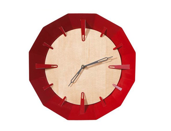 Đồng hồ treo tường có màu đỏ nổi bật - Đồng hồ - Đồ trang trí
