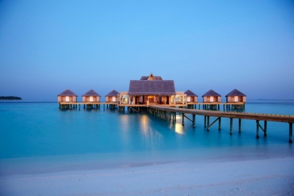 Dãy những villa cực sang Anantara Kihavah ở Maldives