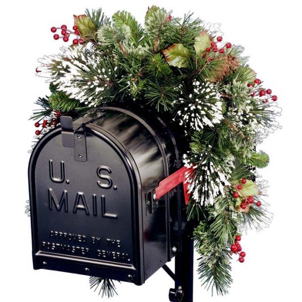 Welcoming Christmas - Festively Decorate Mailbox in a Fairy Tale Look