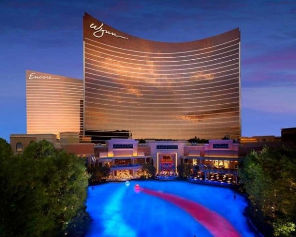 Khách sạn Encore có kiến trúc ấn tượng và sang trọng tại Las Vegas