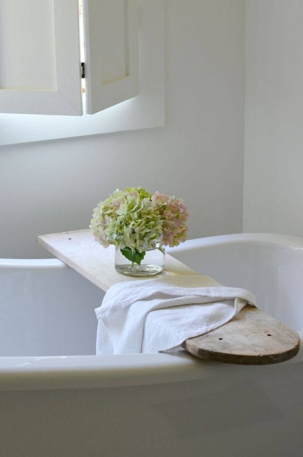 Thưởng thức cuộc sống cùng khay nhỏ trên bồn tắm - Phòng tắm - Thiết kế - Khay trên bồn tắm