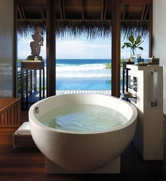 Phòng tắm như mơ với cảnh đẹp xung quanh - Phòng tắm - Thiết kế