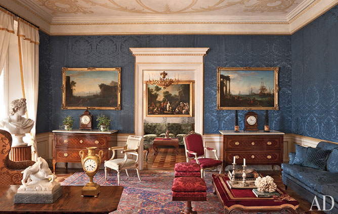 Vintage Looks in a Romantic Apartment in Italy - Interior Design