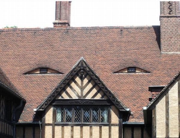7 Buildings With Unintentionally Funny Facial Expressions [PHOTOS]