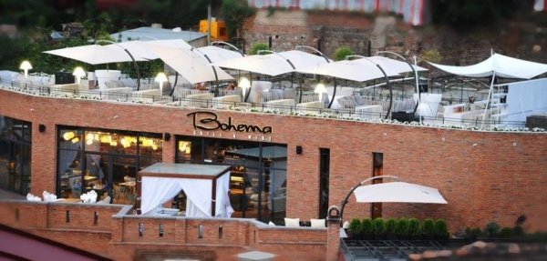 Nhà hàng Bohema sang trọng với không gian ngoài trời thoáng đãng tại Tbilisi