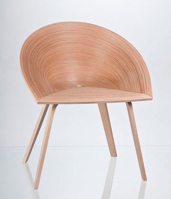เก้าอี้ทำจากไม้เหลือใช้โดย Anna Štepánková