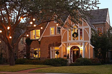 Present for Home this Christmas - Decor - Christmas