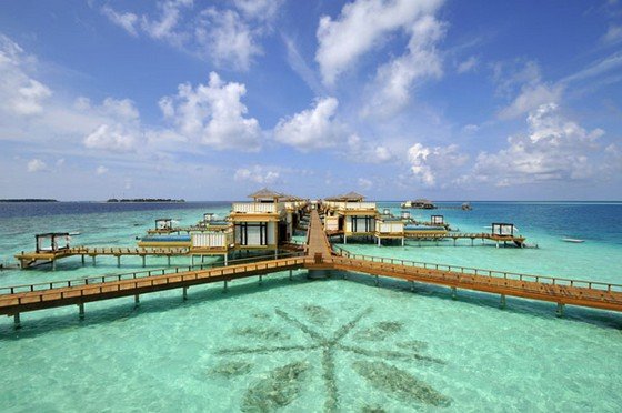 Breathtaking Angsana Velavaru Resort in Maldives