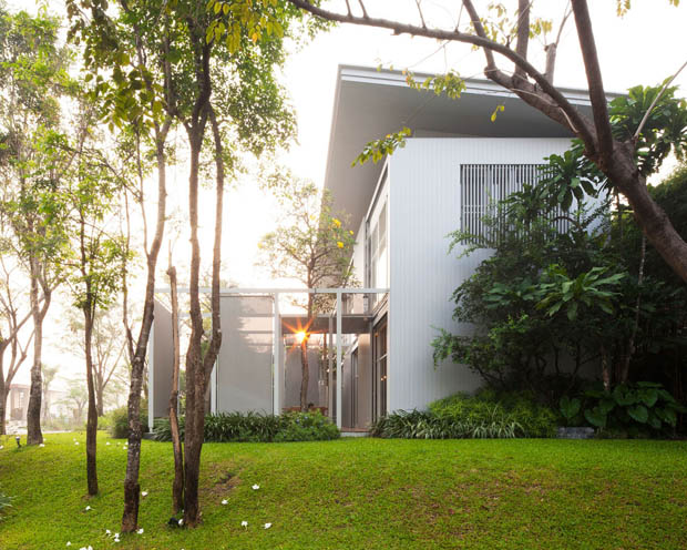 แบบบ้านสวย ที่ล้อมรอบไปด้วยธรรมชาติอันแสนร่มรื่น... - บ้านในฝัน - บ้านสวย - การออกแบบ - ตกแต่งบ้าน - สไตล์ Natural Modern - บ้านเน้นโทนสีขาว