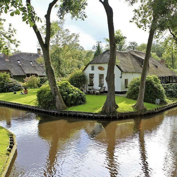 Giethoorn Holland - The Village Without Roads Only Canals & Bike Trails - ตกแต่งบ้าน - ไอเดีย - บ้านในฝัน - บ้านสวย - ของแต่งบ้าน - ตกแต่ง - การออกแบบ - บ้าน - จัดสวน - ไอเดียเก๋